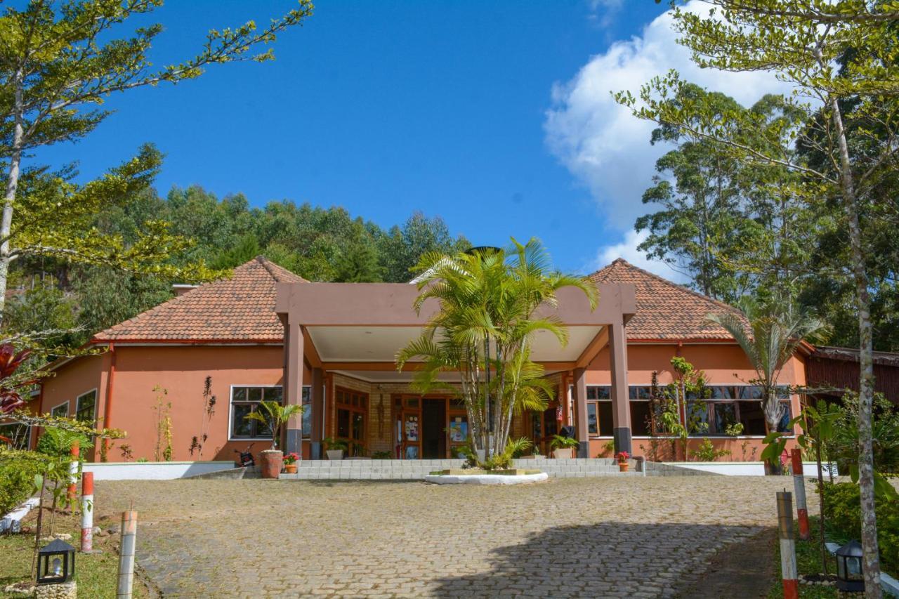 Andasibe Cyperus Hotel Moramanga Exterior photo
